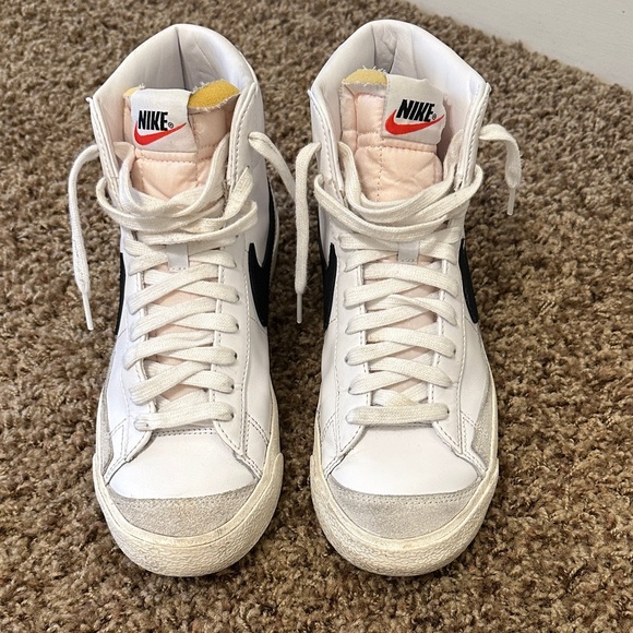 Nike Shoes - Nike women’s blazer mid 77 shoes